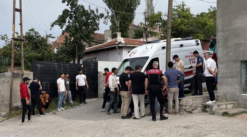 Eskişehir'de çıkan bıçaklı kavgada 3 kişi yaralandı