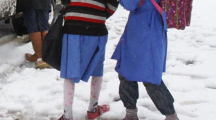 Kimi serbest kıyafet derdindeyken, onlar...