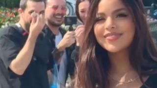 Disneyland'ı gezmek için gitmişti! Kıyafet seçimi tüm gününü mahvetti: İnsanlar vücuduma bakmayı bırakmadı