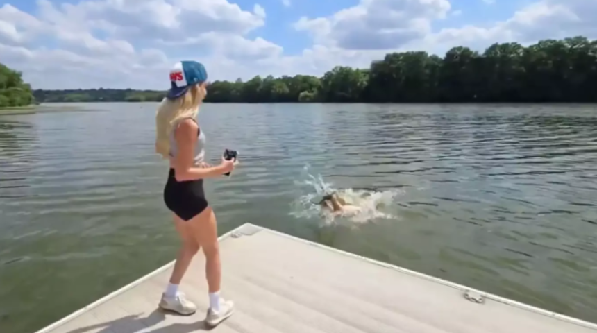 Sosyal medya fenomeni yüzme bilmeyen kadına göle atlatması için para ödedi! Kadın boğulurken arkasına bile bakmadan uzaklaştı