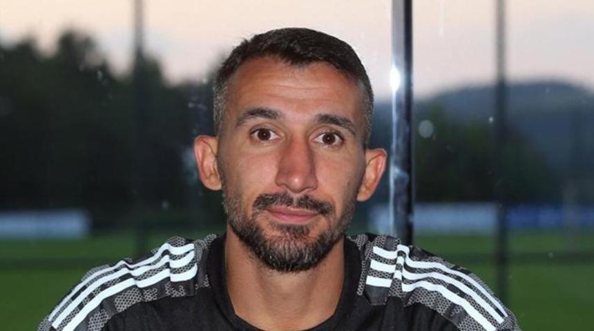Eski milli futbolcu Mehmet Topal'ın yeni adresi belli oldu! 3 yıllık anlaşma