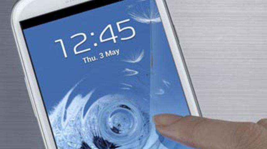 Samsung AMOLED ekranlardan vazge&ccedil;meyecek!