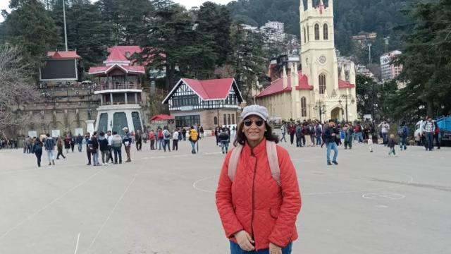 'Yaşlı ve yalnız olmayı reddediyorum' diyerek kendisini yollara attı! Dünyayı tek başına gezen 70 yaşındaki kadın viral oldu