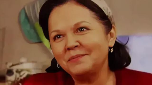 Aşk-ı Memnu'nun Şayeste'si Fatma Karanfil son yolculuğuna uğurlandı! Cenaze törenine ünlü isimler akın etti