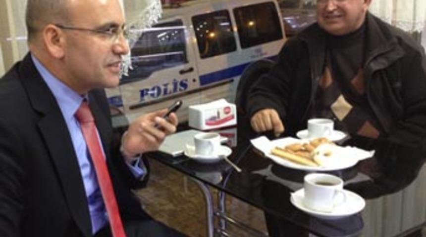 Bakanla oturduğuna eşini inandıramadı