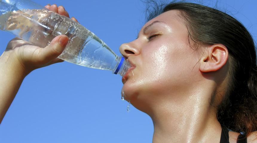 Sıcak havalarda "susamayı beklemeden su i&ccedil;in" uyarısı