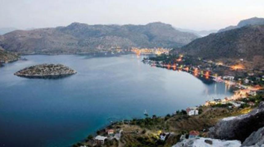 Marmaris'te deniz altında yanardağ