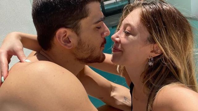 Yasmin Erbil ve Yiğit Poyraz Bodrum'da tatilde! Denizde aşka geldiler