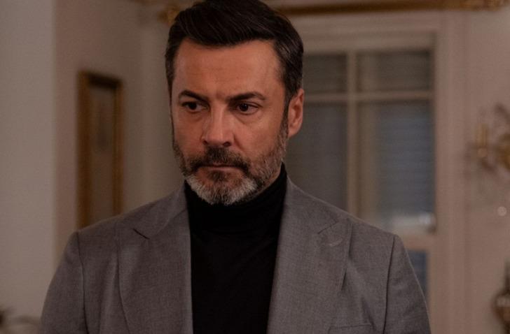 Kızılcık Şerbeti&rsquo;nin &Ouml;mer &Uuml;nal&rsquo;ı Barış Kılı&ccedil;'ın boyu kadar oğulları var! Mezuniyet pozu