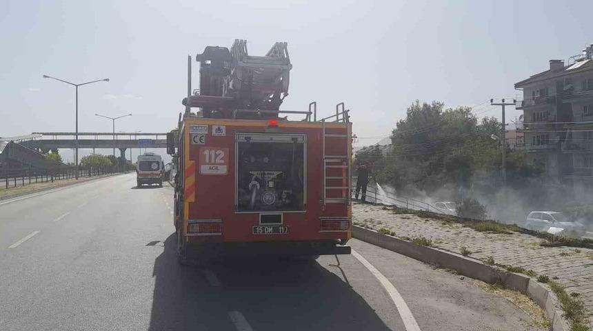 Burdur’da evinin yanında çıkan yangına müdahale ederken kalp krizi geçirip hayatını kaybetti