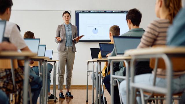 Eğitim camiasında tartışma yaratan madde! Yetersiz öğretmen merkeze çekilecek: İşte orada verilecek görev