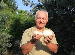 Gören şaşırıp bir daha bakıyor! Arkadaşı Tayland'dan getirdi... Orayı kiralayıp harekete geçti 'Bu illerde çok iyi tutacak'