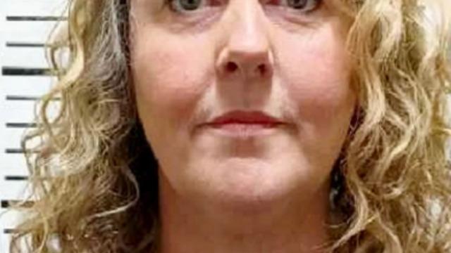 Anaokulunda tepki çeken anlar! Yemek atıklarını ağlayan çocuğun yüzüne sürdü... Kendi suçunu başka bir çocuğun üzerine attı