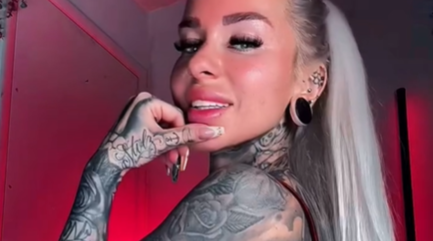 Vücudunun büyük bölümü dövmelerle kaplı! İtirafı sosyal medyada gündem yarattı... "Erkeklerin hepsi bana aynı iltifatı yapıyor"