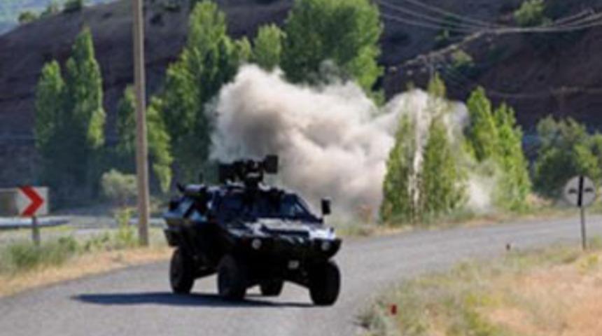 Diyarbakır'da askeri araca saldırı