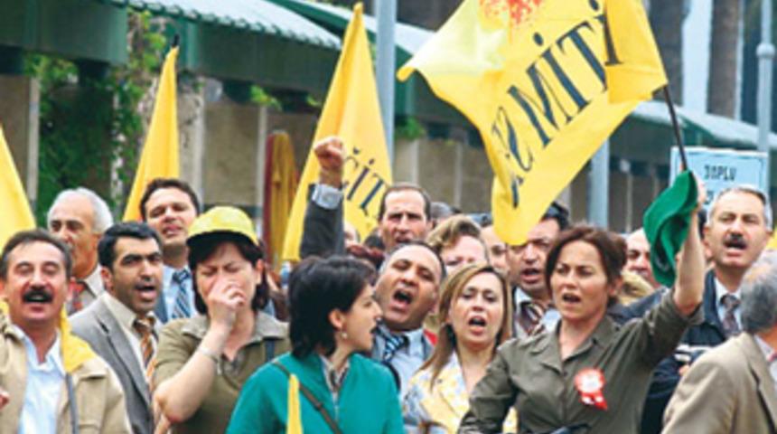 Öğretmenler eşofmanla ders verecek