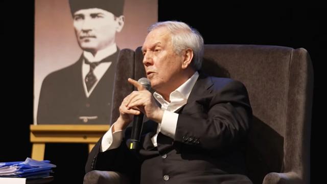 Aziz Yıldırım şimdi de Alex de Souza'ya yüklendi! Saha içerisinde iyi ama...