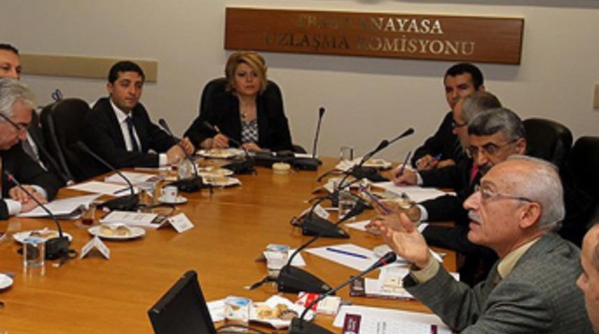 Tutuklu vekillere müjde