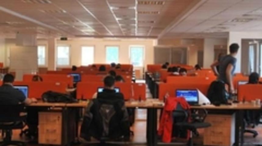 AKP Sosyal Medya Merkezi'nde bir g&uuml;n