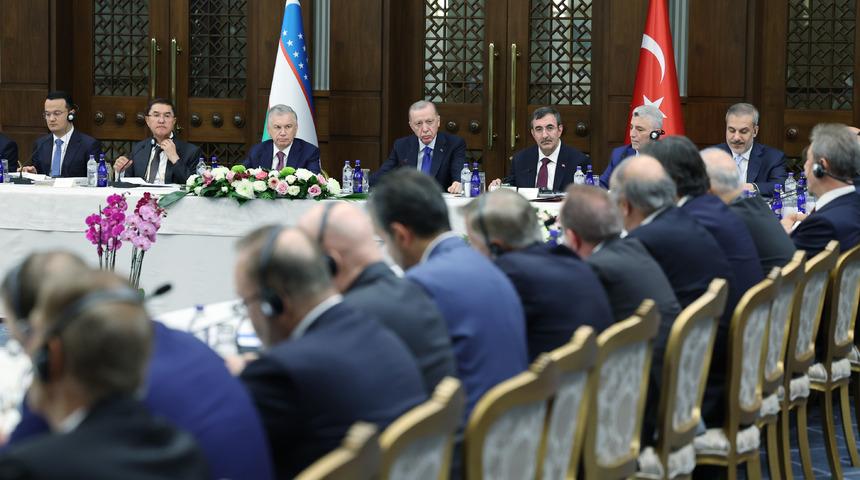 Türkiye ile Özbekistan arasında 18 anlaşma! Cumhurbaşkanı Erdoğan "5 milyar dolarlık ticaret hacmi hedefimize en kısa sürede ulaşacağımıza inanıyorum"