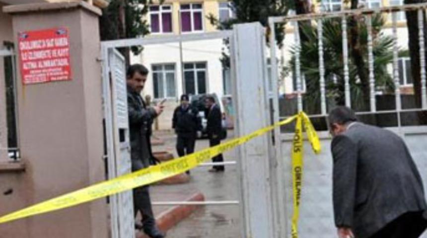 Kadın saldırgan, okul müdürünü vurdu