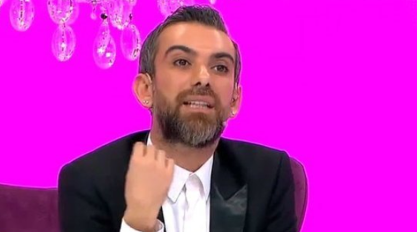 Ünlü modacı Hakan Akkaya davet tarzıyla dillere düştü! 'Sünnetimden kalma bir etek' 