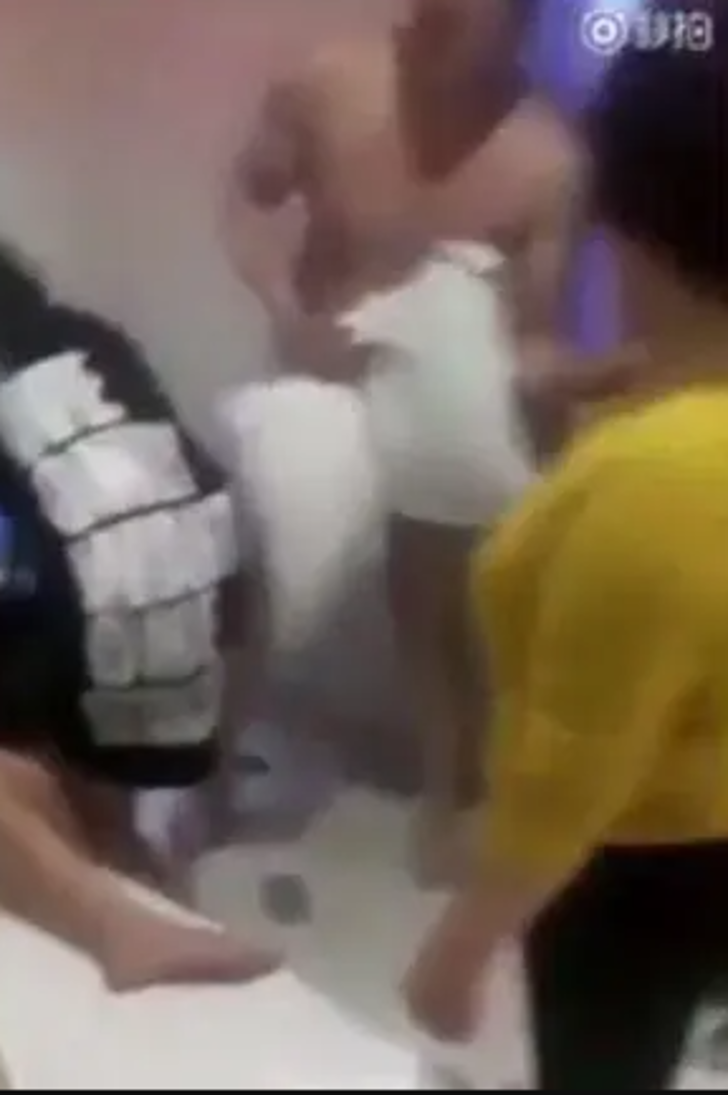 Kocasını ve sevgilisini otel odasında yakaladı! Aldatılan eşin ailesi de saldırınca bir anda ortalık karıştı G4