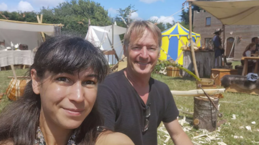 Aralarındaki 31 yıllık yaş farkı sosyal medyanın gündemine yerleşti! Eşinin annesinden daha büyük... "31 yaş farkının hiçbir anlamı yok"