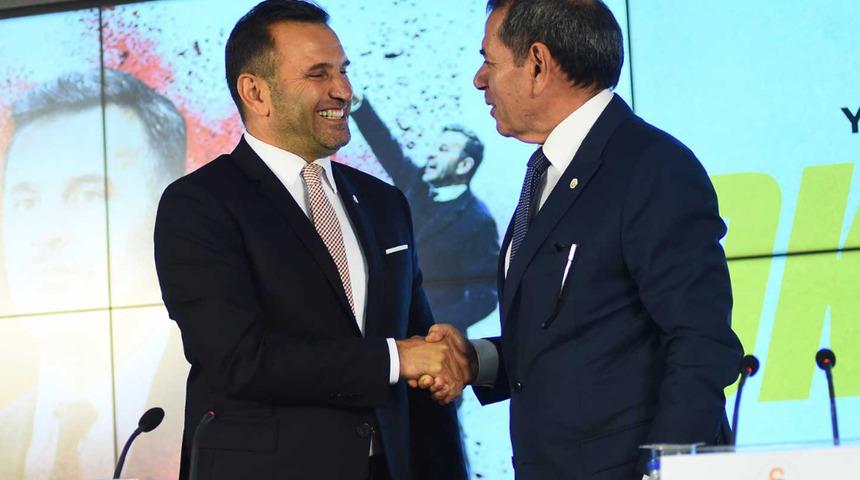 Galatasaray, Okan Buruk'a imza töreni düzenlendi! Tecrübeli çalıştırıcı 2 yıllık sözleşme imzaladı