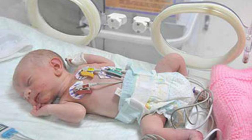 Doğdu, çöpe atıldı