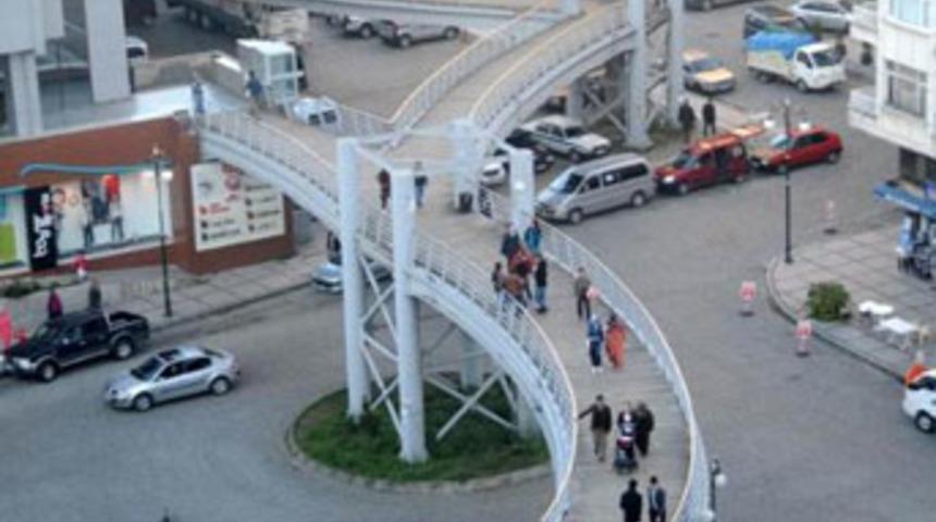 Rizeli işi üst geçit