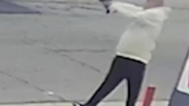 Yol kenarında silahını çıkartıp gelene geçene ateş etti! 4 çocuk babası sürücü kurşunların hedefi olunca hayatını kaybetti