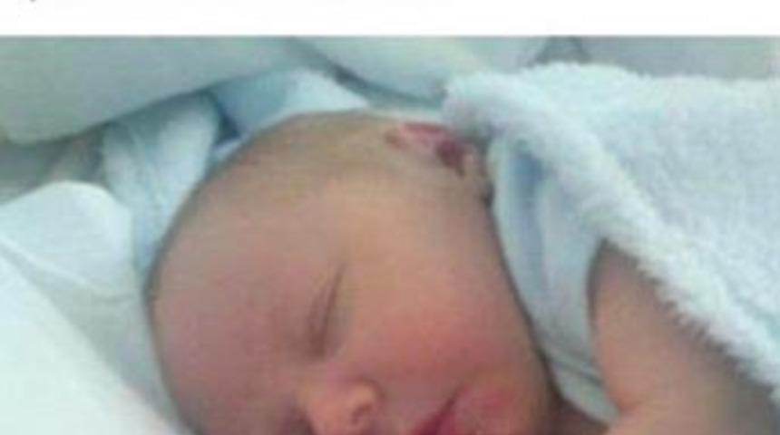 Bebeklerine ‘hashtag’ ismini verdiler