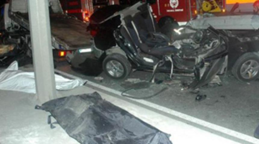 Beylikd&uuml;z&uuml;&rsquo;nde kaza: 2 &ouml;l&uuml;!