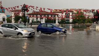 Ankara'da sağanak! Yollar suyla doldu, iş yerlerini su bastı, trafik durma noktasına geldi