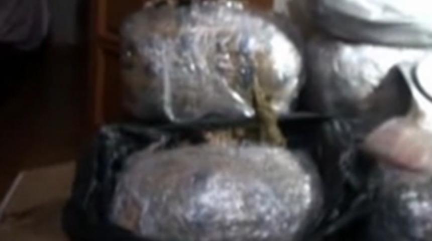 'H&uuml;rrem Sultan'lı uyuşturucu ka&ccedil;ak&ccedil;ılığı