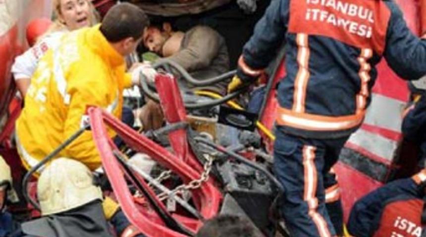 Beton mikseri ile vidanjör çarpıştı: 3 yaralı