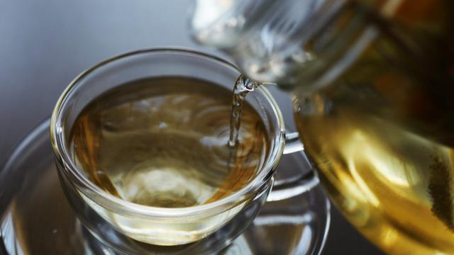 Daha etkilisi yok: Şişkinliği azaltan ödem attıran detoks çayı tarifi