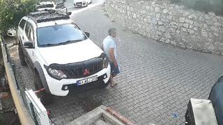 Ortalığı savaş alanına çevirdi! Kamera görüntülerinde ortaya çıktı: Hiçbir şey olmamış gibi izlemiş... Üstelik kendi evi ve araçlarıydı