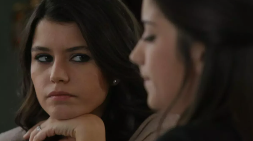 15 yıl sonra takipleştiler… Hazal Kaya, Beren Saat sorusuna böyle yanıt verdi! Tavırları dikkat çekti