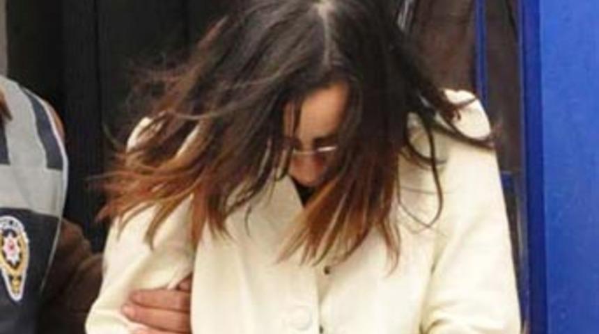 17 yaşındaki sevgilisiyle kocasını öldürdü