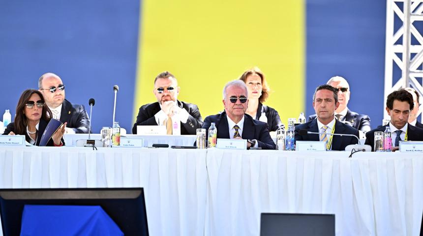 Fenerbahçe Başkanı Ali Koç ve yönetim kurulu yapılan oylamayla ibra edildi
