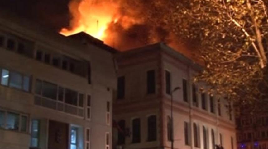 İstanbul'da korkutan yangın