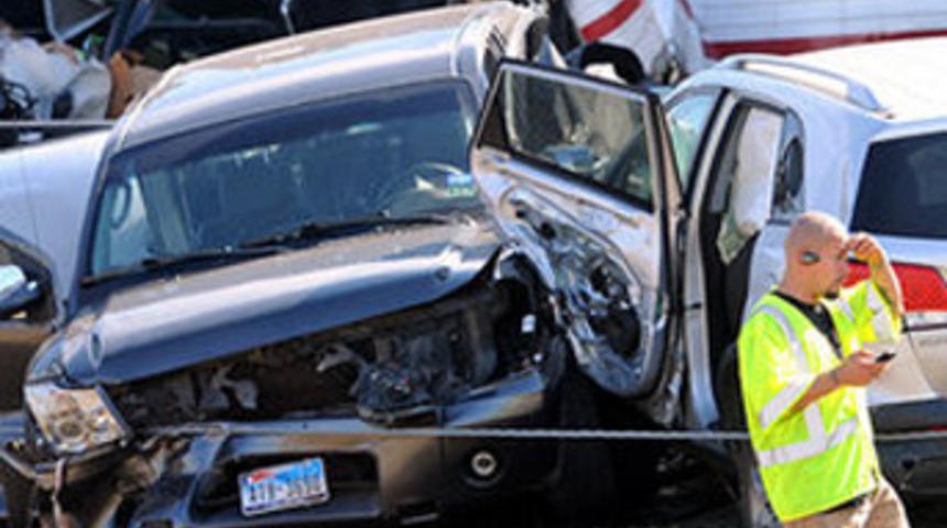 140 ara&ccedil; birbirine girdi