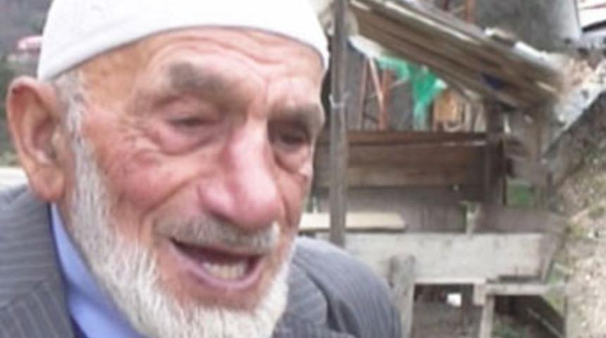 Ölmediği halde mezarda yaşıyor!