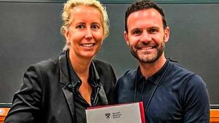 Galatasaray'dan ayrıldı, üniversiteli oldu! Juan Mata diplomasını aldı