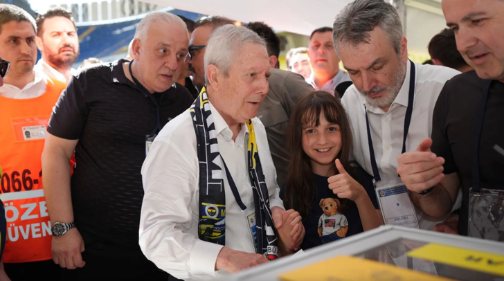 Fenerbahçe'de tarihi seçimi büyük bir farkla Ali Koç kazandı! G4