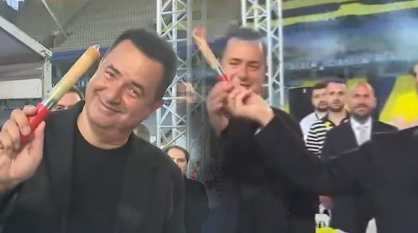 Görüntüler dikkat çekti! Ali Koç'un yaktığı meşale Acun'a gelince söndü