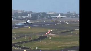 Uçak faciasının eşiğinden dönüldü! İzleyenlerin yürekleri ağızlara geldi