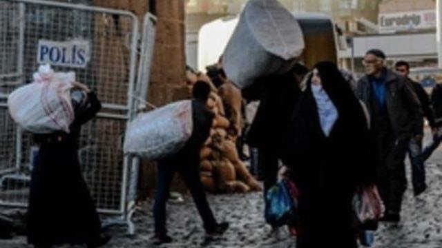 Diyabakır: Sur'un Gazi Caddesi'nde sokağa çıkma yasağı kaldırıldı